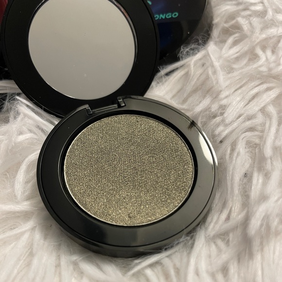 Vincent Longo Other - $5 SALE Vincent Longo Cangiante Dimensional eyeshadow